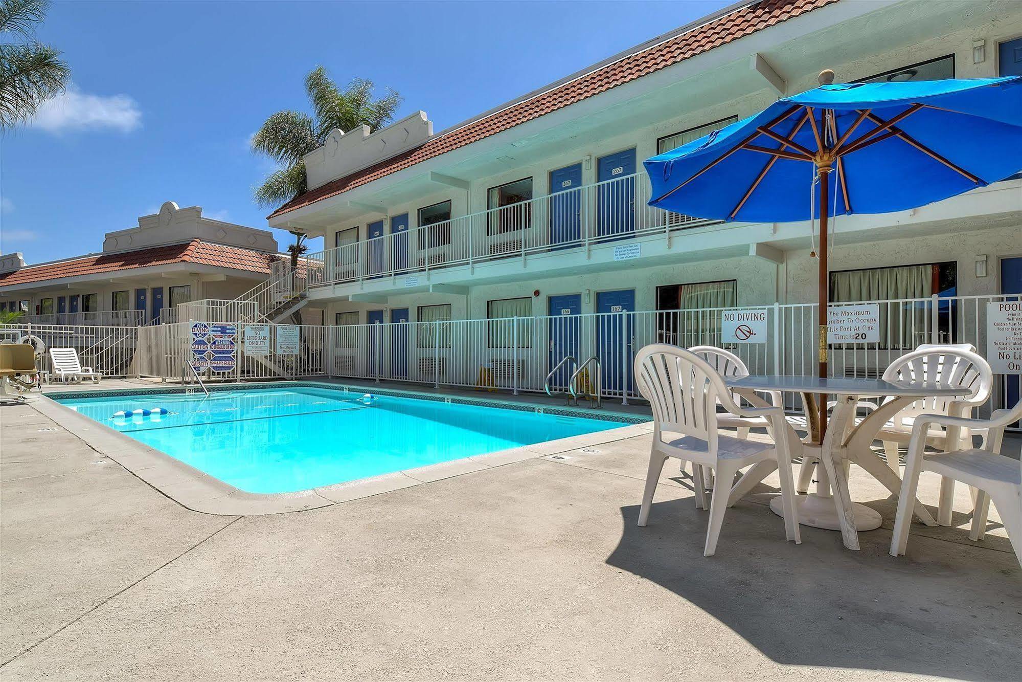 Motel 6-Carlsbad, Ca - East Near Legoland Exterior photo